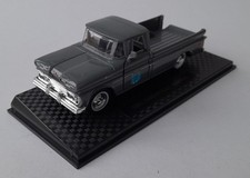 Chevrolet Apache "BASS" (1961) von Road Champs in 1:43