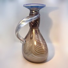 Erwin Eisch signierte Glaskunst Vase 1978 Kammzug  leicht irisierend Höhe 22 cm