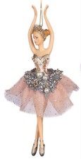 Ballerina Figur hängend in
