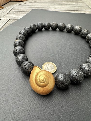 Kette aus lavastein mit - kette,