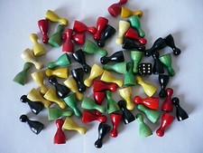 sehr alte Spiel Kegel aus Holz 4x15 Stück in vier Farben + 1 Würfel C