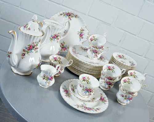 Royal albert moss rose bone - moss,