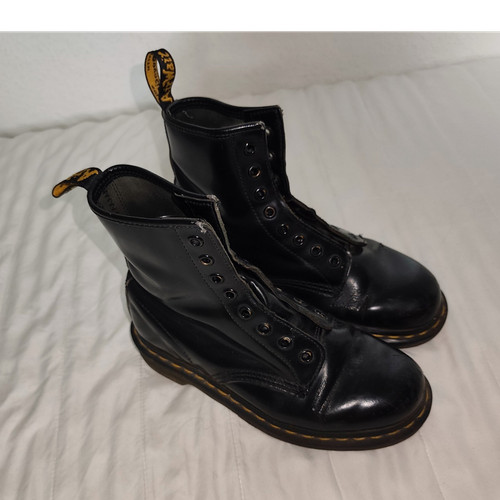 Martens for a - dr.,