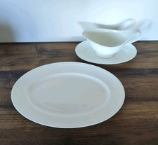 Sauciere + Teller Beilagen