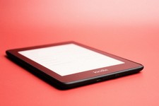 Amazon Kindle Paperwhite 10. Generation, schwarz - 6", 8GB, inkl. Case