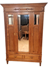 Kleiderschrank