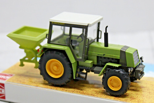 Busch 50424 traktor - 50424,
