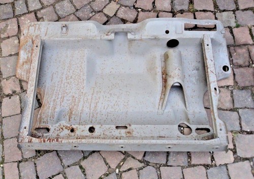 Gepäckwanne oberhalb der