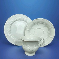 M3136  Meissen, 3-teiliges Kaffeegedeck, B-Form, weiß glasiert