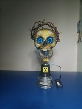 Schädel mit Dornenkrone