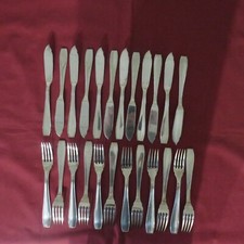 12 Gabeln und 12 Fischmesser