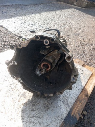 Audi 1991 5 gang - 90,