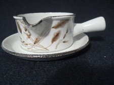 1 Sauciere mit Untertasse