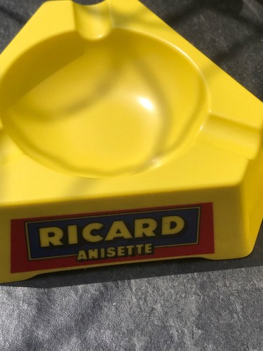 Ricard aschenbecher reklame