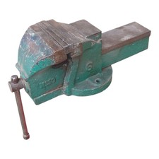 Alter Massiver  Schraubstock