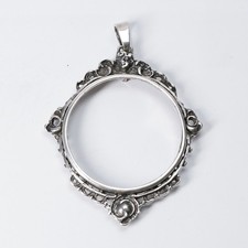 Solid coin setting pendant