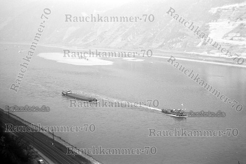 Schiff rheinschiff bei mainz - rheinschiff,