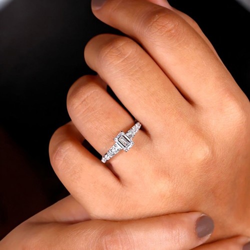 Funkelnder diamant ring - funkelnder,
