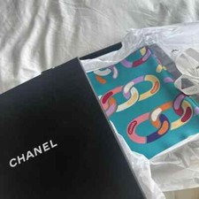 CHANEL Coco Mark Seidentuch