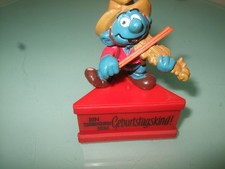 55221   Geigenspieler  Schlumpf   Dreirecksockel Sockel Schlümpfe Schlumpfine