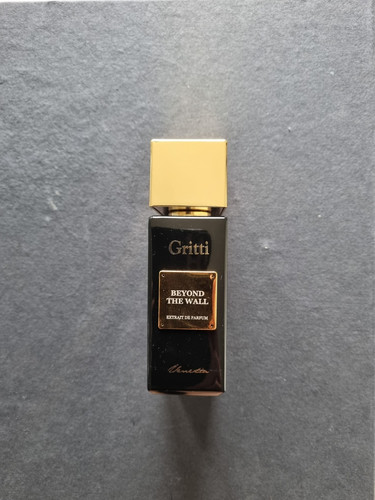 Gritti beyond the wall extrait - the,
