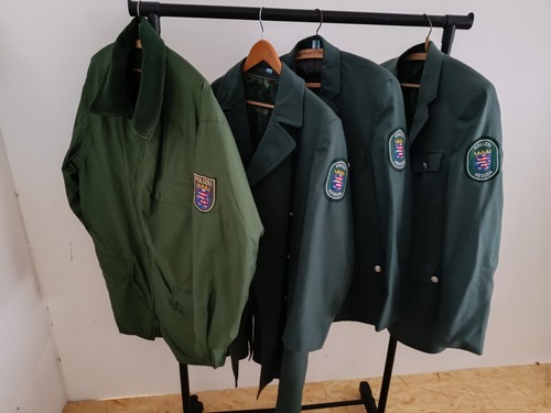 Alte grüne polizeiuniform - alte,