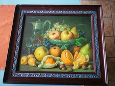 BILDERRAHMEN ALT DUNKEL MIT ERHABENEM RANKENMUSTER/ BILD OBST MIT KRUG UND GLAS