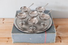 Service 6 Eisbecher Guy