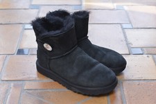⚫️⚪️ UGG mini Boots Bailey Wildleder Lammfell original mit SWAROVSKI schwarz ⚫️