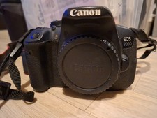 Canon EOS 700D / Rebel T5i 18.0 MP SLR-Digitalkamera - Schwarz (Nur Gehäuse)