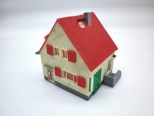 Vero H0 Wohnhaus Siedlungshaus mit Balkon Fertigmodell clm12