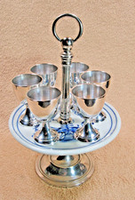 Tafelaufsatz, Eierbecher