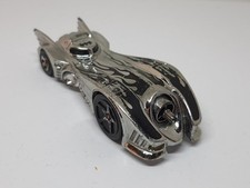 Batmobil chromfarbend von Hot Wheels  - Modellauto (R6)