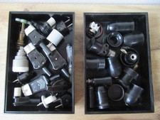 alte Bakelit Stecker-Gerätestecker-alte Bakelit Lampenfassungen-Transportbox