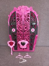 Monster High Skulltimate Secrets Monster Mysteries Schrank Spint Box Draculaura