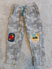 Camouflage Jogginghose Gr. 122/128 von Kids in grau