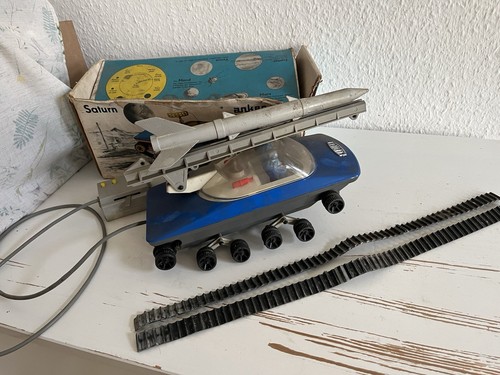 Der spielzeug jupiter raupe - der,