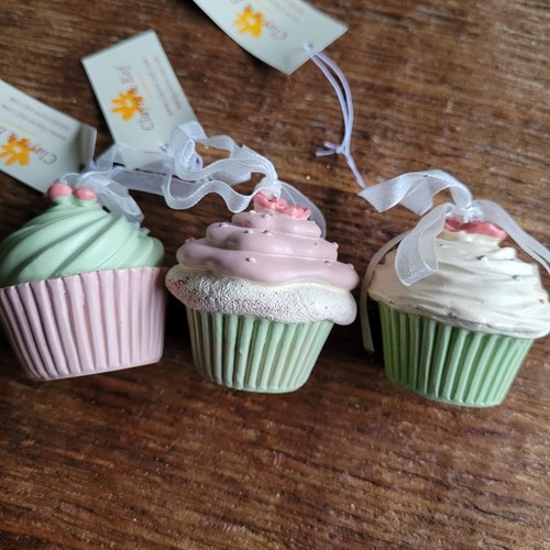 Petit fours hängen - x,
