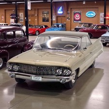 Cadillac Series 62 Coupe DeVille 1961 beige braun metallic 1:18 KK Scale Modell