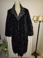 Wendemantel Gr.40 Schwarz  eine Seite Lederimitat andere Seite Fell/Pelz