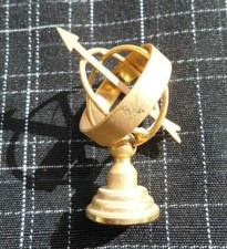 Vintage Metall Setzkastenfigur Sonnenuhr Siegl Braunschweig vergoldet