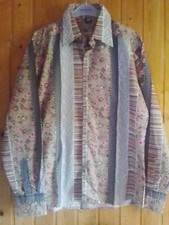 Hemd. Gr.L. geblümt