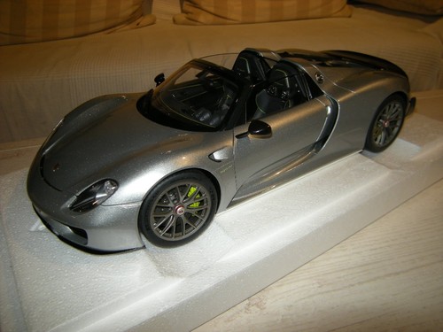 Autoart porsche 918 - 1:12,