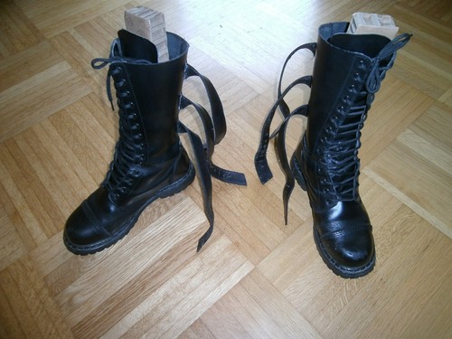 Lange schwere stiefel - lange,