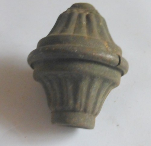 Kleine alte spitze aufsatz - alte,