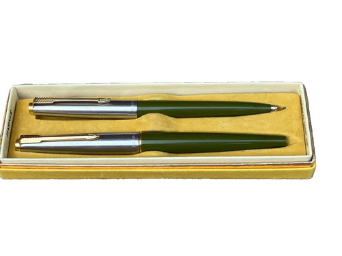 Vtg olive green parker - olive, 45