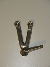 HONDA CBR 900 RR CBR900RR SC28 FUSSRASTE HINTEN LINKS FUSSRASTENANLAGE