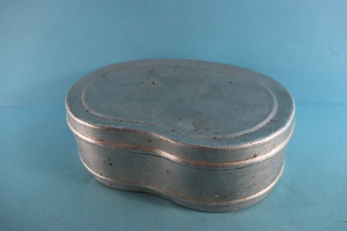 Alte xxl brotbüchse - ,