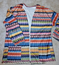 Bunt bedruckte Strickjacke / Cardigan Gr. xl Rot