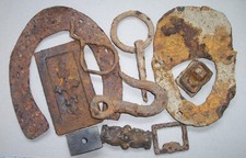Bodenfund, antikes Eisen mit römischen Hufeisen
